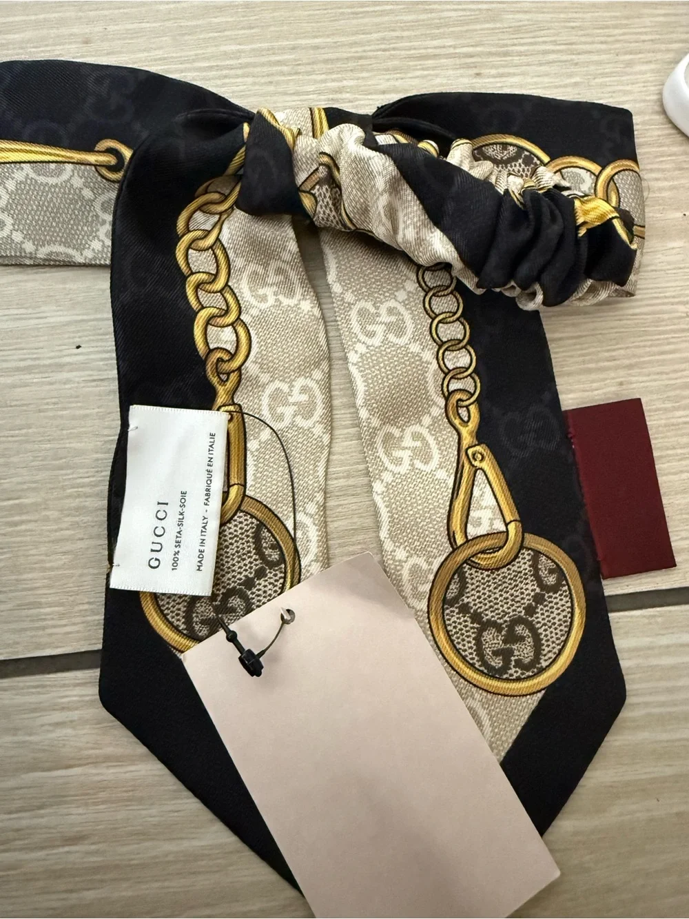 New with box GG Gucci chain silk scrunchie